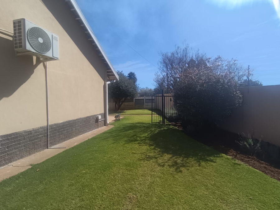 3 Bedroom Property for Sale in Carters Glen Northern Cape
